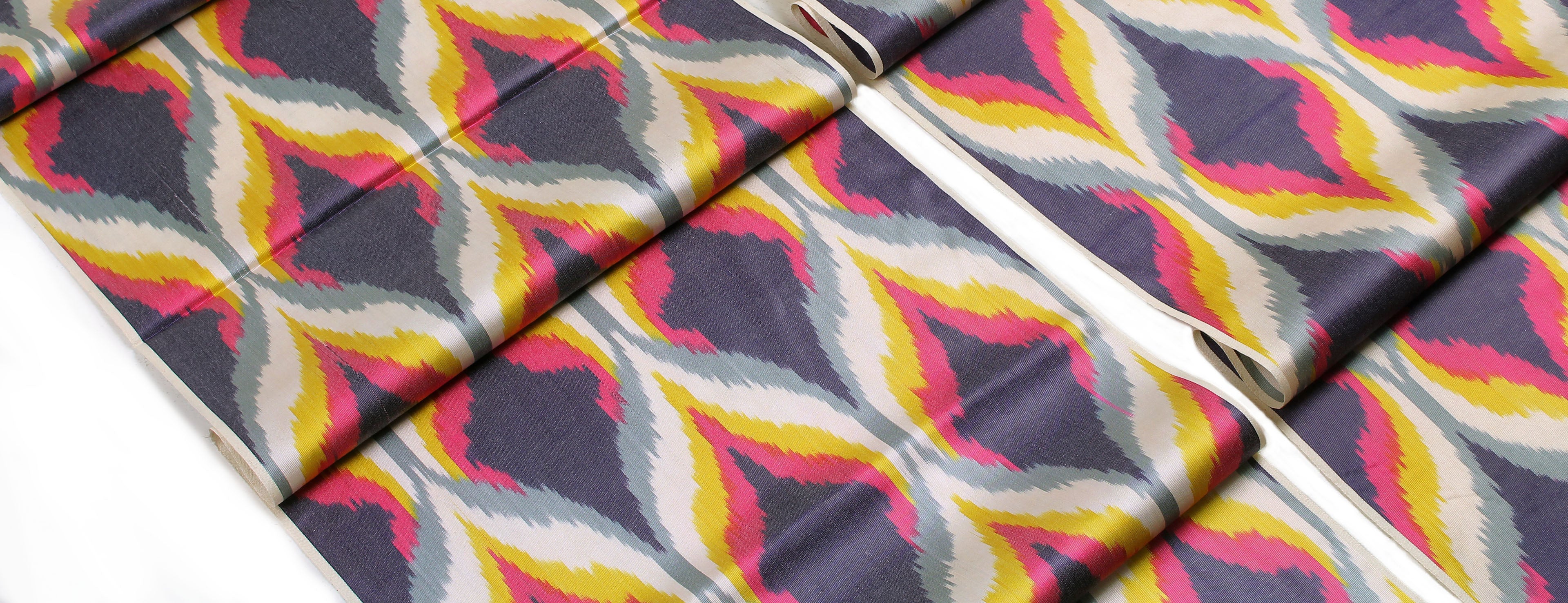 オールド・スンバイカット・手紡ぎ手織り手染め・全て手仕事・ヌサテンガラの宝 オールド・スンバイカット・手紡ぎ手織り手染め・全て手仕事